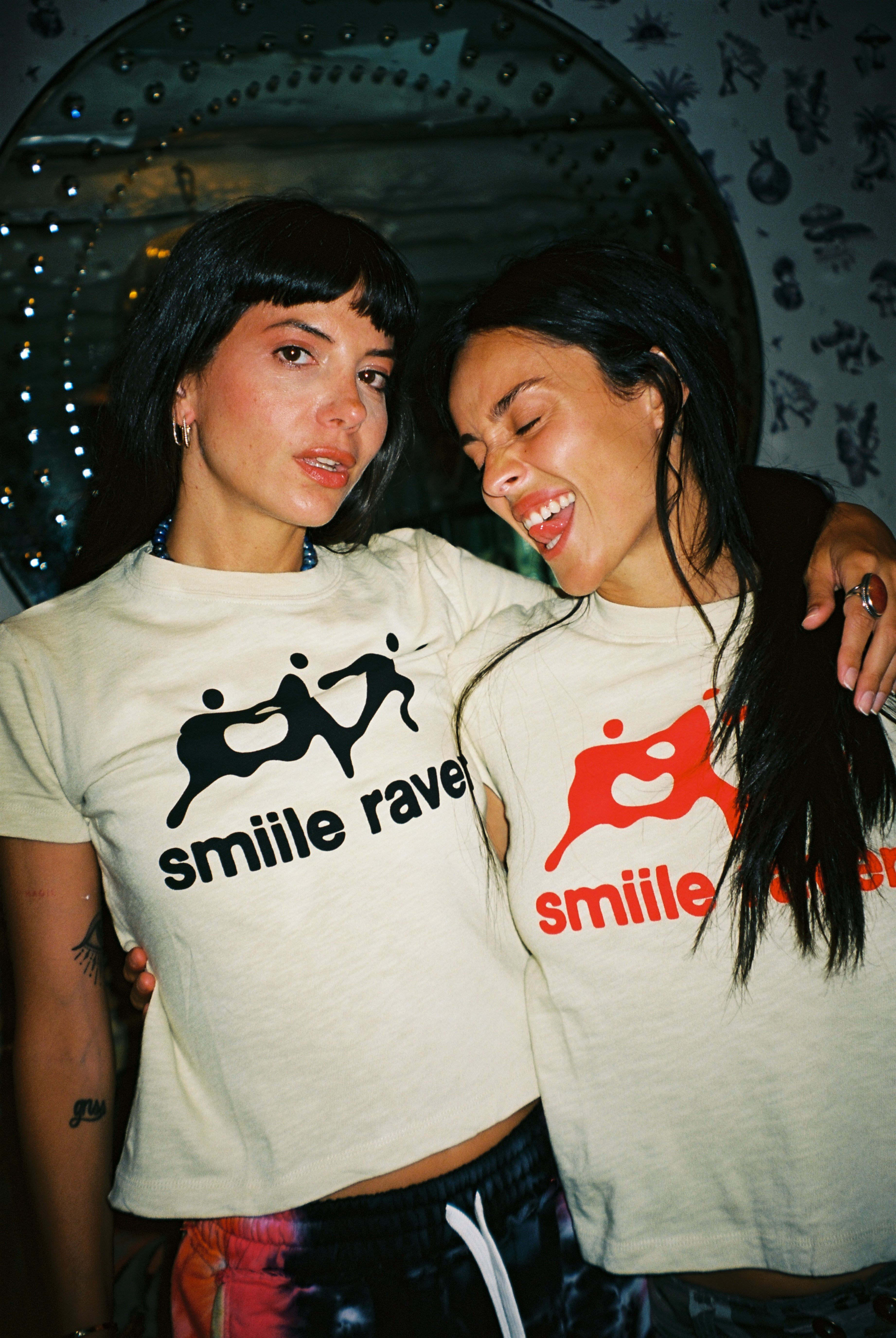 SMIILE RAVER TEE - Yellow