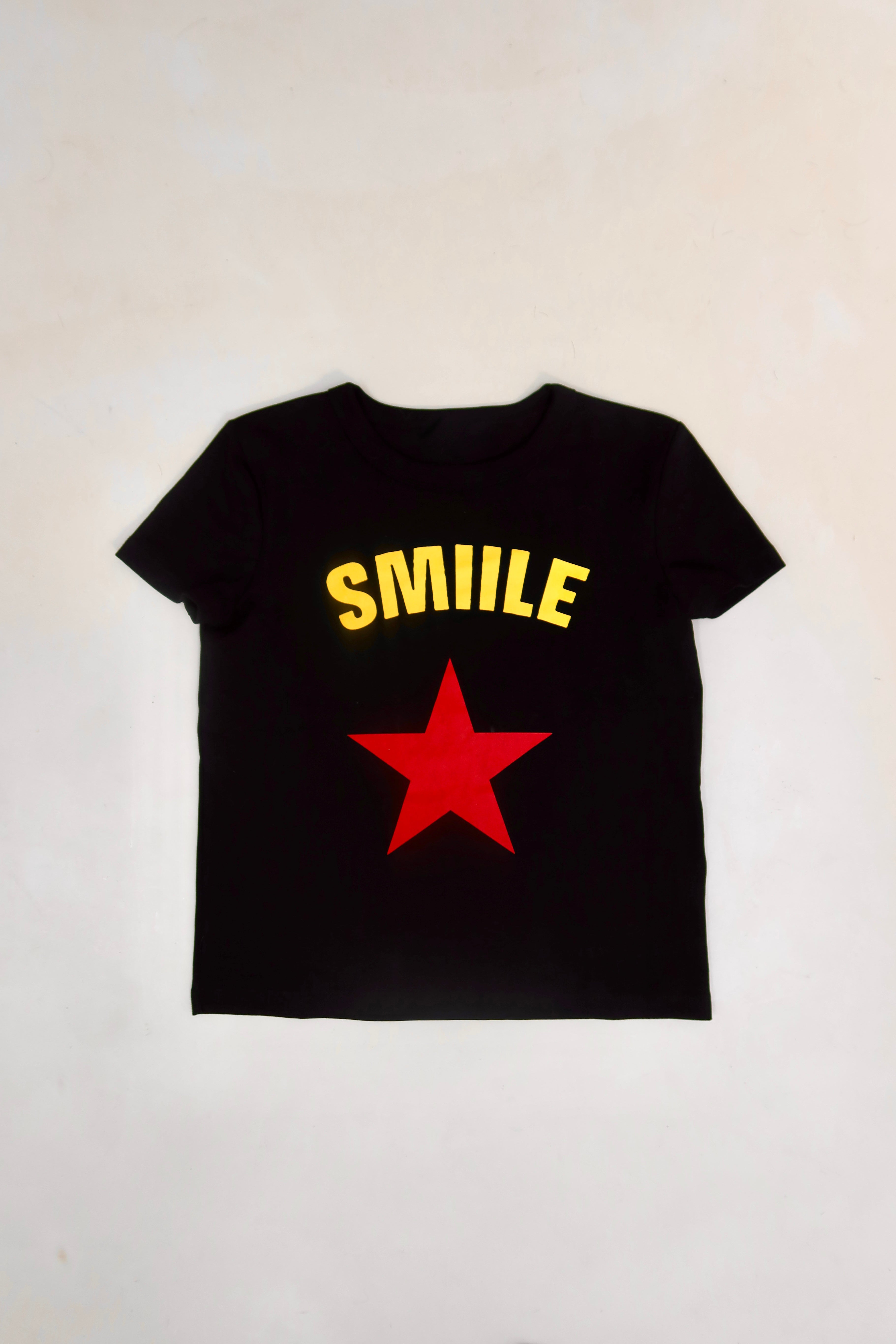 SMIILE TEE